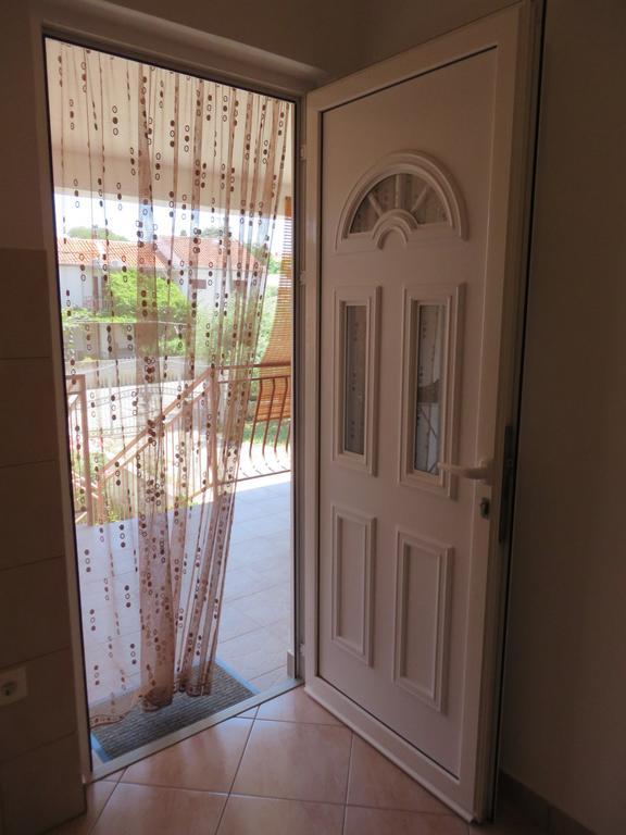 Apartment Cvita Biograd Na Moru Rum bild