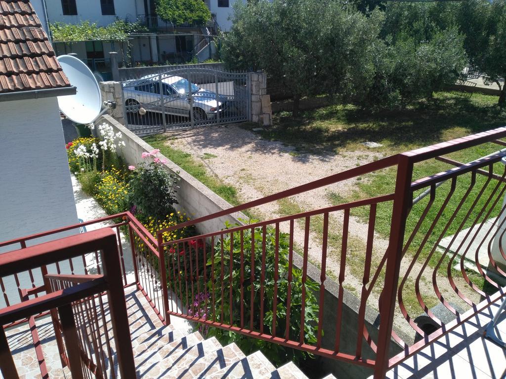 Apartment Cvita Biograd Na Moru Exteriör bild